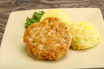 Chicken cutlet with mashed potato