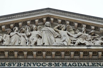 Fototapeta premium Magdalenae church pillar in Paris, France