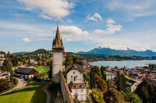 Luzern, Luegislandturm, Wachtturm, Museggt&uuml;rme, Museggmauer, Vierwaldst&auml;ttersee, Rigi, Stadtbefestigung, T&uuml;rme, Wehrgang, Altstadt, Reuss, Zentralschweiz, Sommer, Herbst, Schweiz