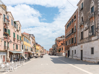 Fototapeta na wymiar Via Garibaldi in Venice. Famous street in the touristic centre during summer holiday.