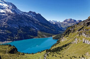 le lac Oeschienesee dans les alpes Suisses