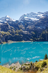 le lac Oeschienesee dans les alpes Suisses