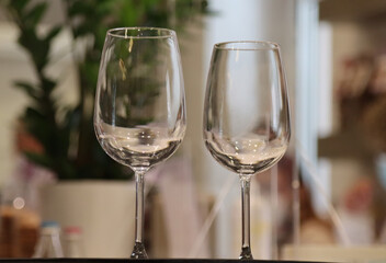 wine glasses resting and empty