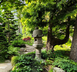 japanese garden lantern