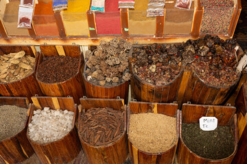 Venta de especias en bazar de Egipto.