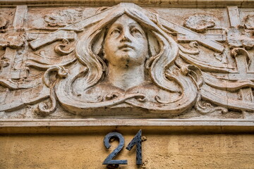 weißwasser, deutschland - hausfassade mit stuck
