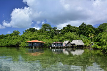 Fototapeta na wymiar Paisaje de la isla caribeña de Bocas del Toro, en el noroeste de Panamá
