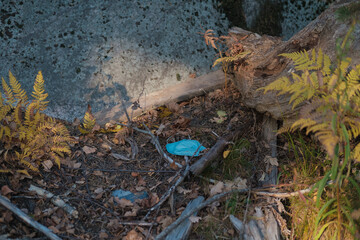 Masks polluting the environment