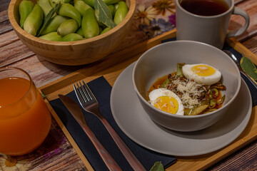 Cyclanthera pedata grilled with chilli and salvia and boiled egg