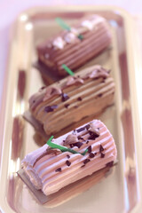 bûche de noël, pâtisserie, noël et nouvel an 	