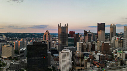 Fototapeta premium Skyline of the city of Pittsburgh aerial