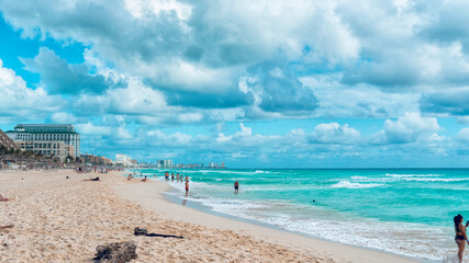 Playa de agua transparente