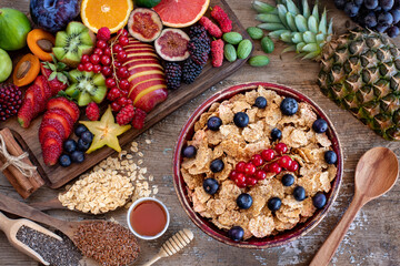 Healty breakfast with oatmeal and fresh fruits