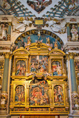 Fototapeta na wymiar Capilla de la natividad de nuestra señora, siglo XVI en la catedral de Burgos, España
