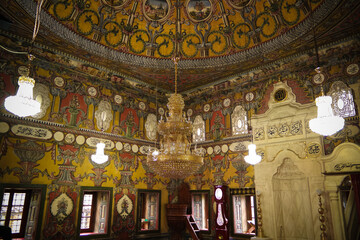 Fototapeta na wymiar interior view to Spotted Mosque Alaca Cami Kalkandelen aka painted mosque, Tetovo, North Macedonia