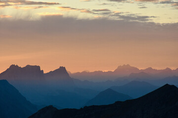 Fototapeta na wymiar sunrise in the swiss alps