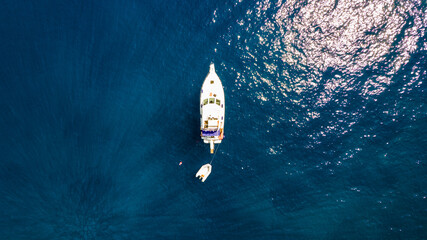 Fototapeta premium Top down view of a yatch