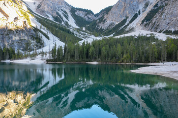 Fototapeta na wymiar Pragser Wildsee (Lago di Braies) in South Tyrol, Italy