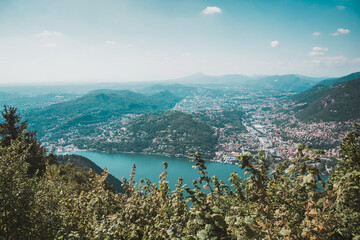 Como © Aneta
