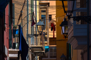 Chaotic mediterranean street