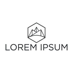 Naklejka premium Mountain logo design