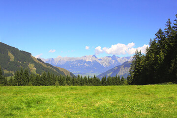 Fototapeta premium View of idyllic mountain scenery in the Alps, Austria