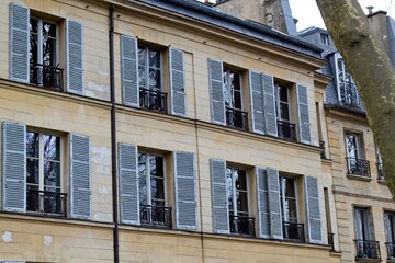houses in the city