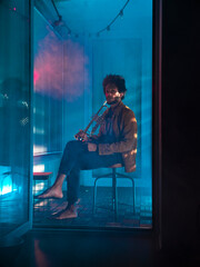 Bare feet trumpet player