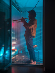 Bare feet trumpet player