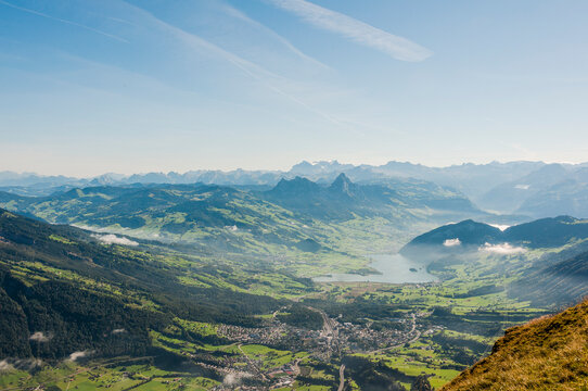 Rigi, Lauerzersee, Seewen, Schwyz,Arth, Goldau, Bergbahnen, Wanderweg, Aussichtspunkt, Grosser Mythen, Zentralschweiz, Alpen, Sommer, Schweiz