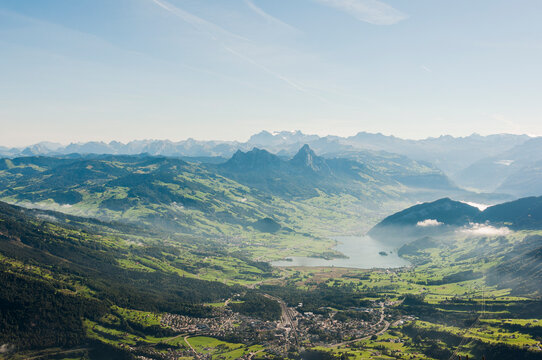 Rigi, Lauerzersee, Seewen, Schwyz,Arth, Goldau, Bergbahnen, Wanderweg, Aussichtspunkt, Grosser Mythen,, Kleiner Mythen, Zentralschweiz, Alpen, Sommer, Schweiz