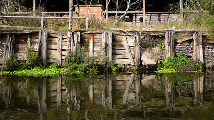 Fototapeta na wymiar old abandoned canal dock