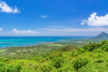Fototapeta na wymiar Beautiful views of the coastline and coral reef of Mauritius in the Indian Ocean.