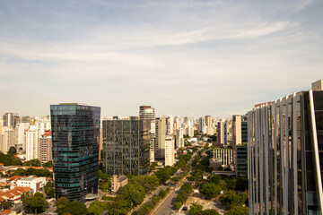 Obraz premium Aerial view of Avenida Brigadeiro Faria Lima, Itaim Bibi. Iconic buildings in the background