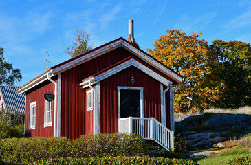 Red old croft in the fall © Milla Rasila