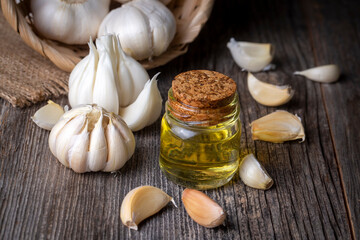 Fresh garlic and garlic oil