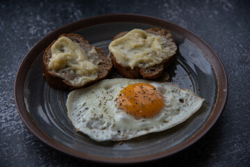 fried eggs with cheese