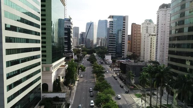 Aerial view of Avenida Brigadeiro Faria Lima, Itaim Bibi. Iconic buildings in the background