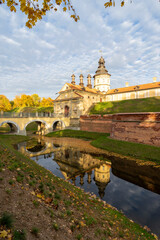 Naklejka premium Nesvizh, Belarus - October, 2021: Panoramic view of the Nesvizh palace and park ensemble of the Radziwills.
