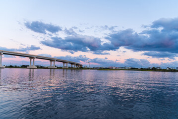 Obraz premium Sunset on the Water Topsail Beach