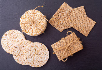 Crispbread and rice cakes
