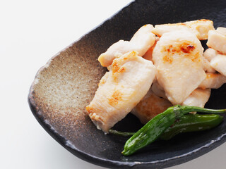 鶏むね肉の塩麹漬け焼き