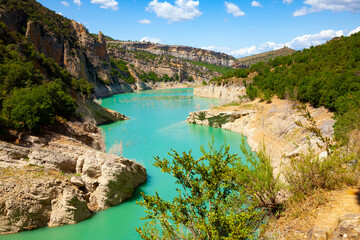 Fototapeta na wymiar Picturesque landscape of Congost de Mont-Rebei, famous gorge in Catalonia, Spain