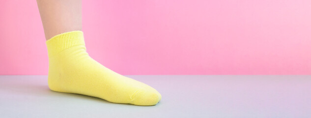 Foot with sock. Fashion, Sock, State of your feet, style, etc.　靴下をはいた足元。ファッション、靴下、足元の状態、スタイルなど