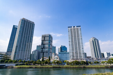 Fototapeta premium 神奈川県横浜市 ポートサイド地区の高層マンション群