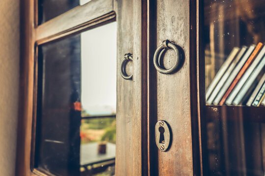 pareidolia with door
