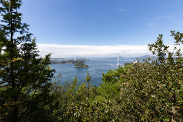 大島館山から見た来島海峡大橋（しまなみ海道）
