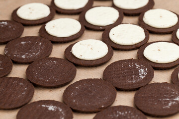 chocolate cookies with creamy cream filling