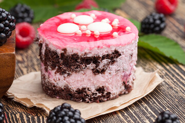 puff chocolate cake with berry filling