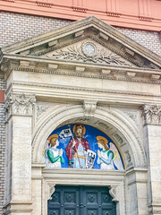 Fototapeta na wymiar detail of the facade of basilica